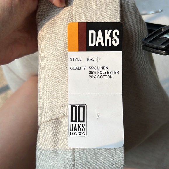 DAKS LONDON Men’s dress shorts NWT purchased from Trimingham’s Bermuda - Picture 5 of 8